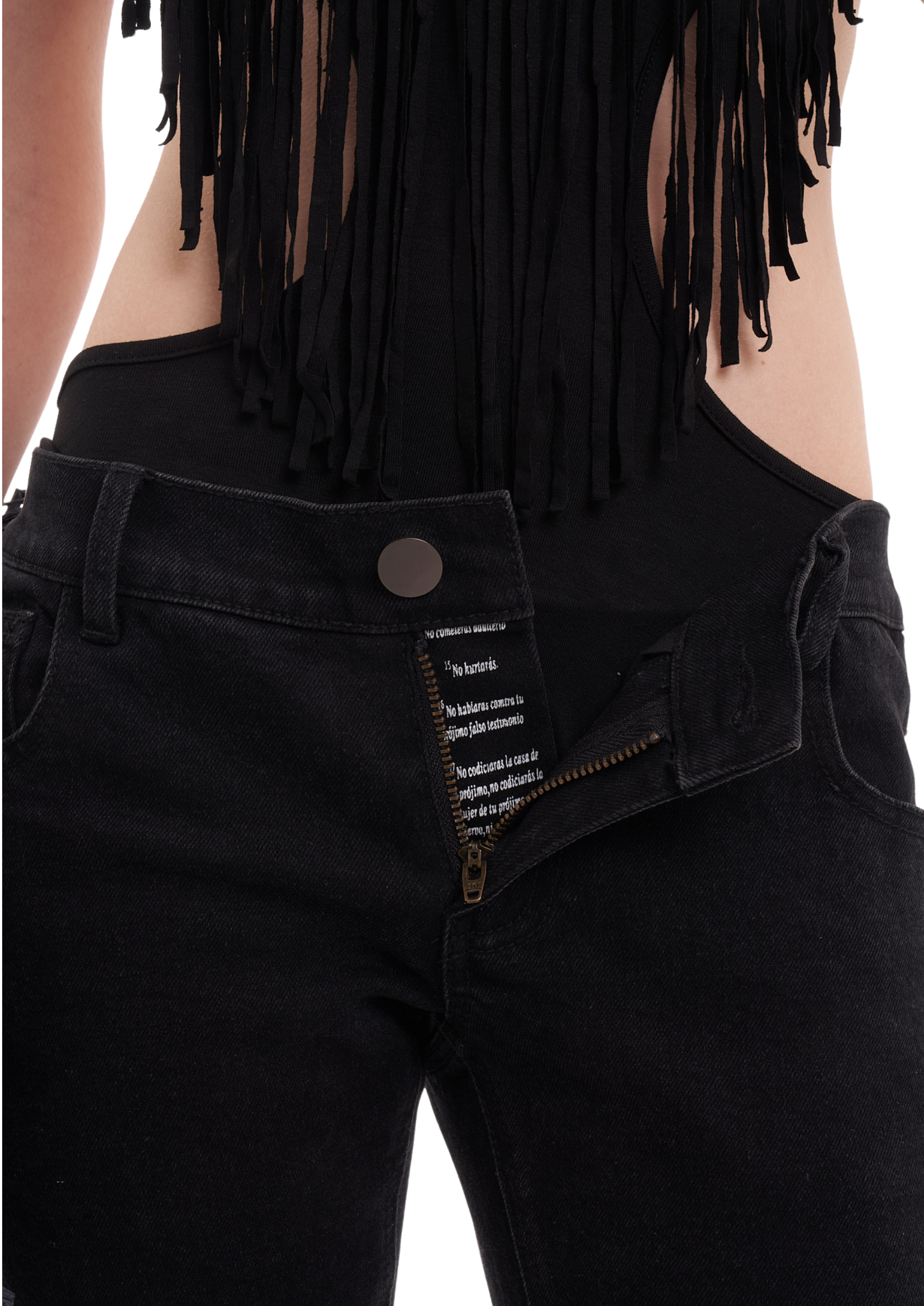 NYC SKINNIES IN BLACK