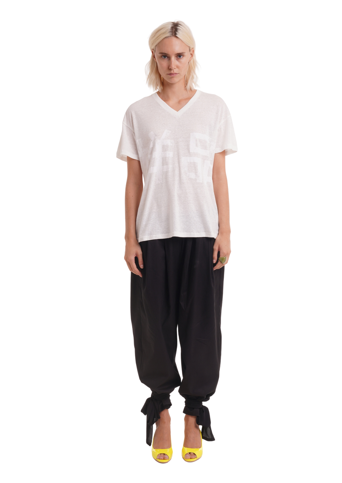 YÀNGPǏN T-SHIRT IN WHITE