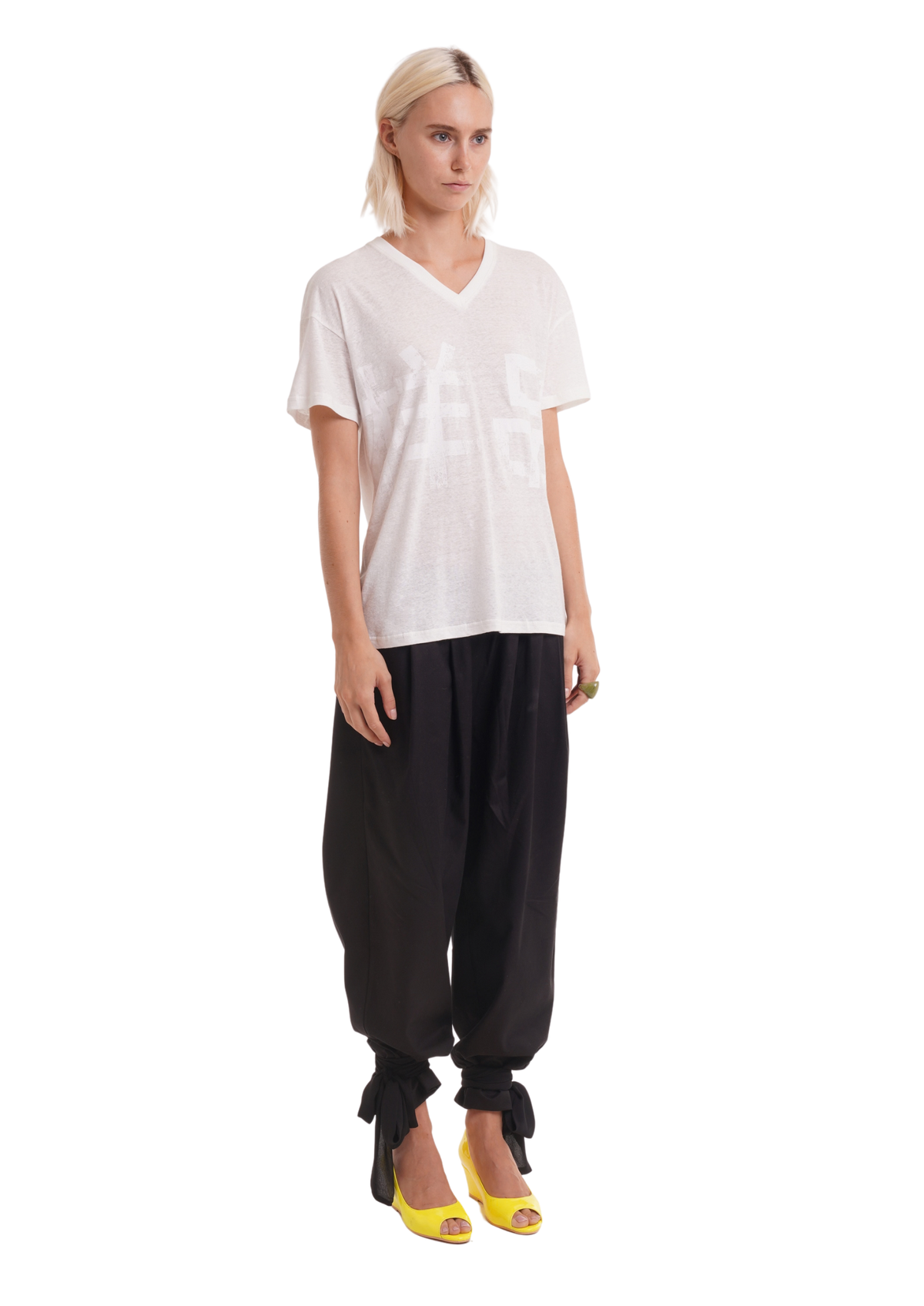 YÀNGPǏN T-SHIRT IN WHITE