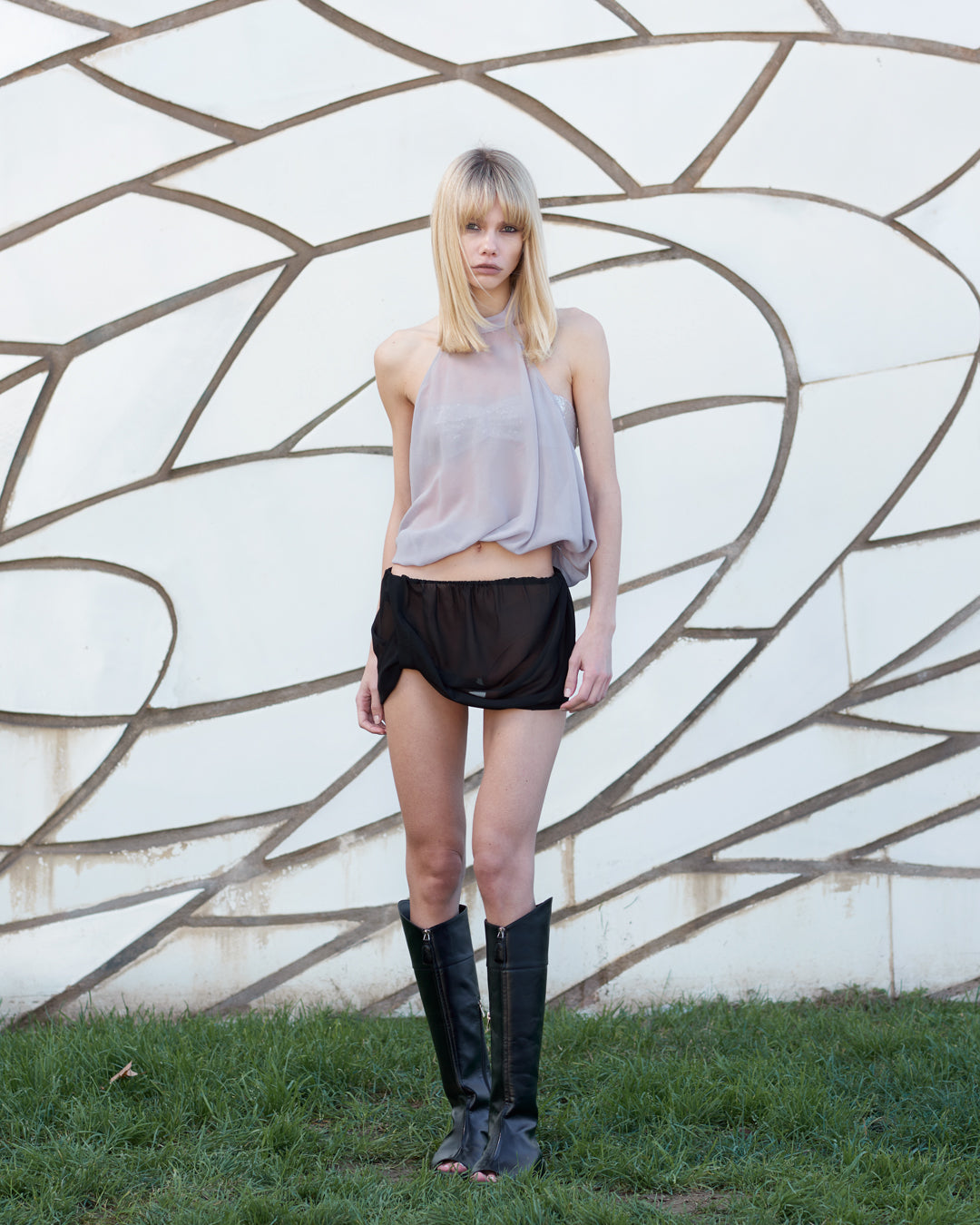 MIDNIGHT TOP IN DUSK