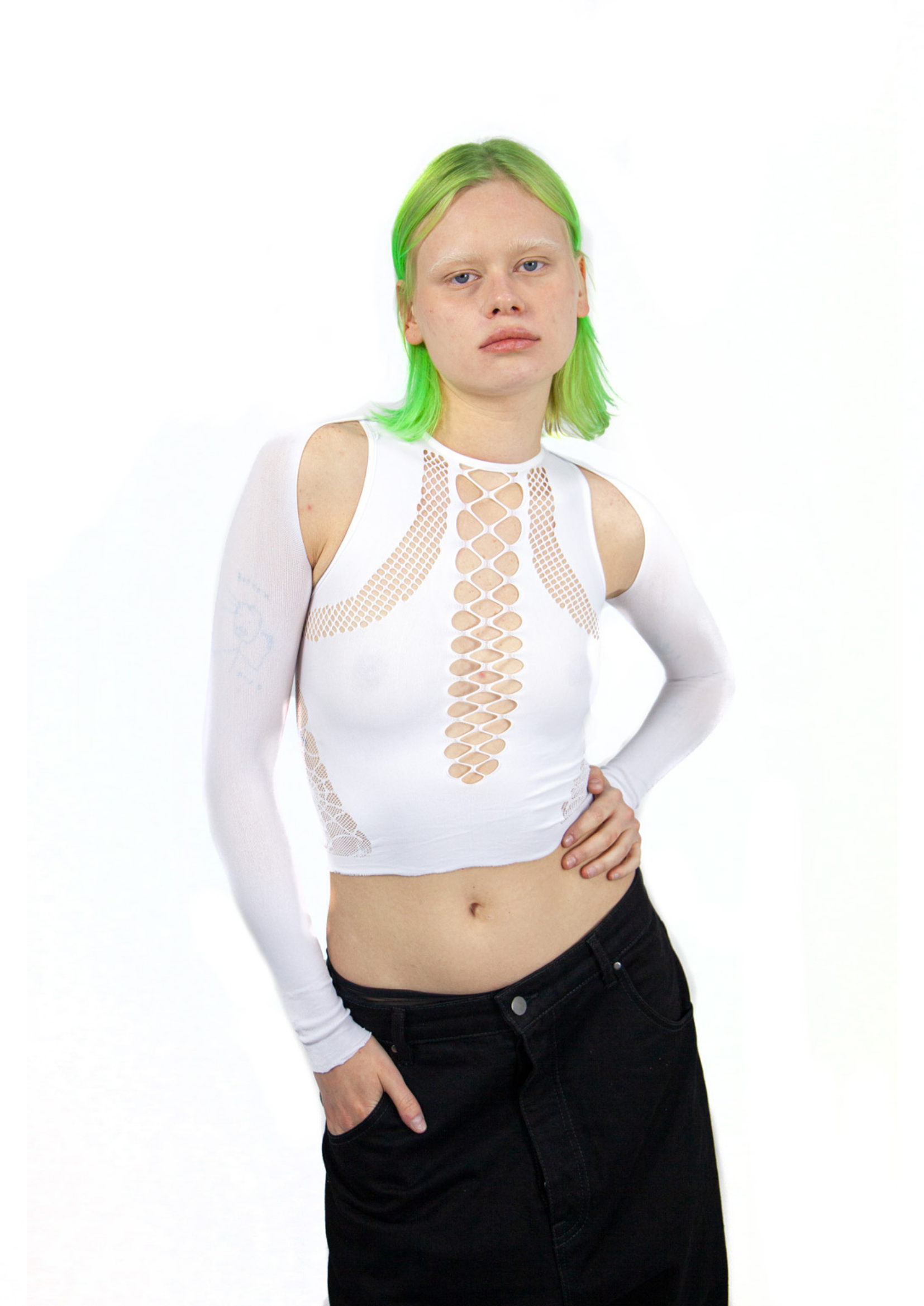 SHAPEWEAR STRETCH TOP & SLEEVES IN WHITE