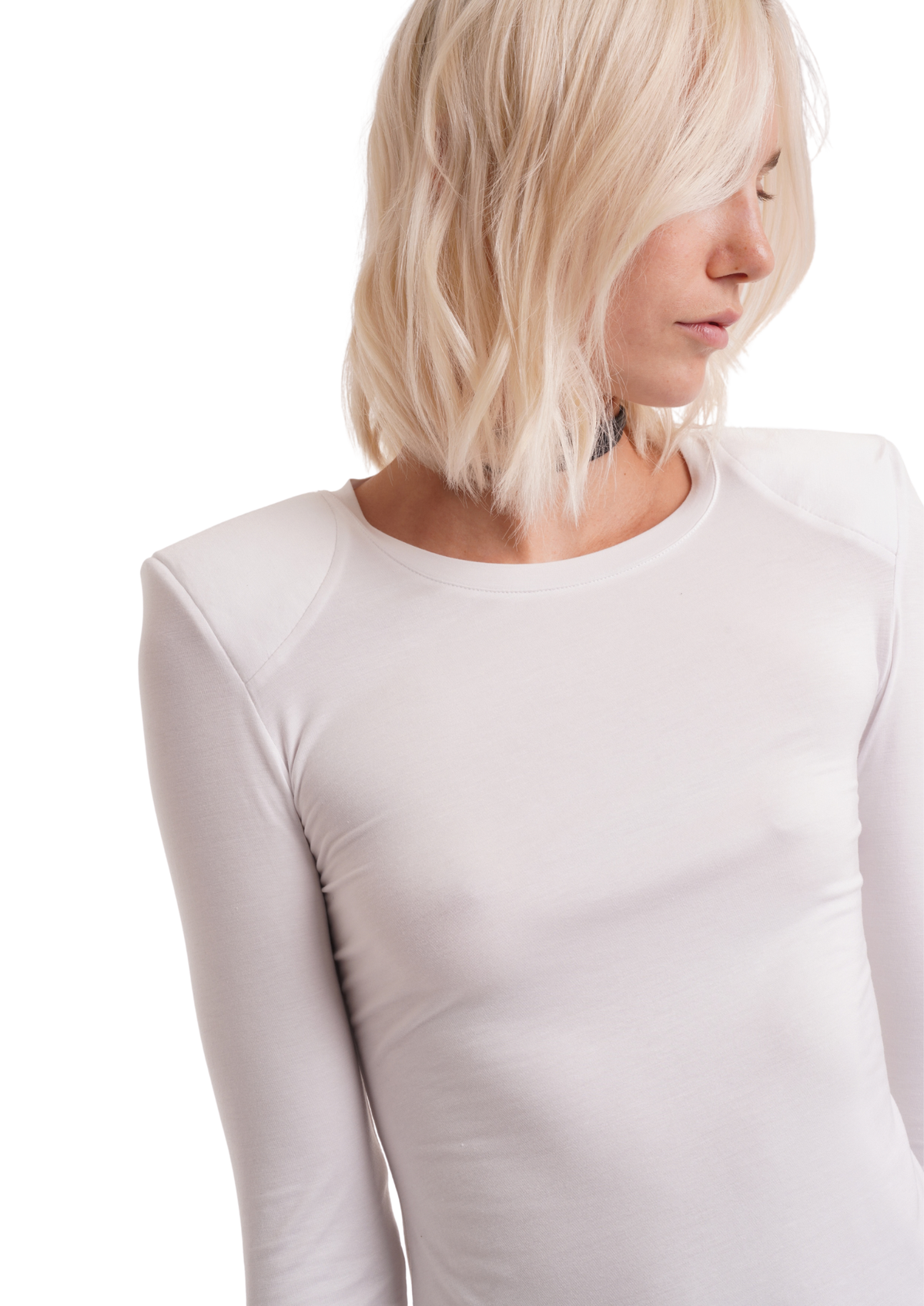FITTED LONG SLEEVE TEE IN WHITE