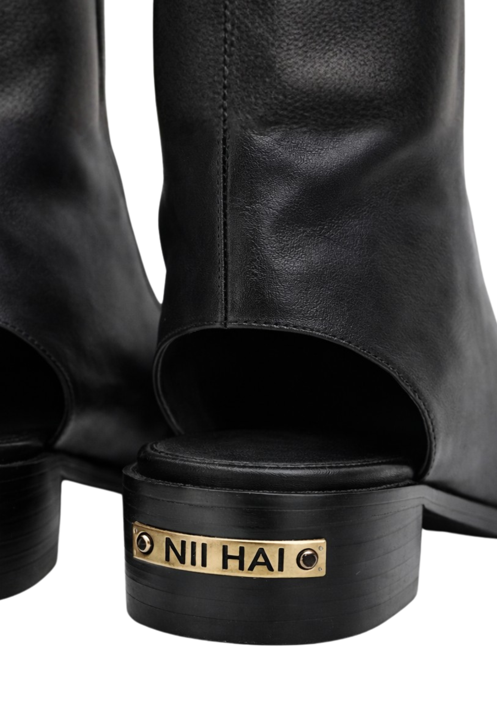 RIDING BOOTS IN BLACK