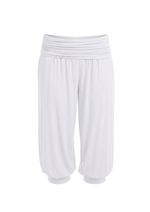 CHARLI CAPRIS IN WHITE