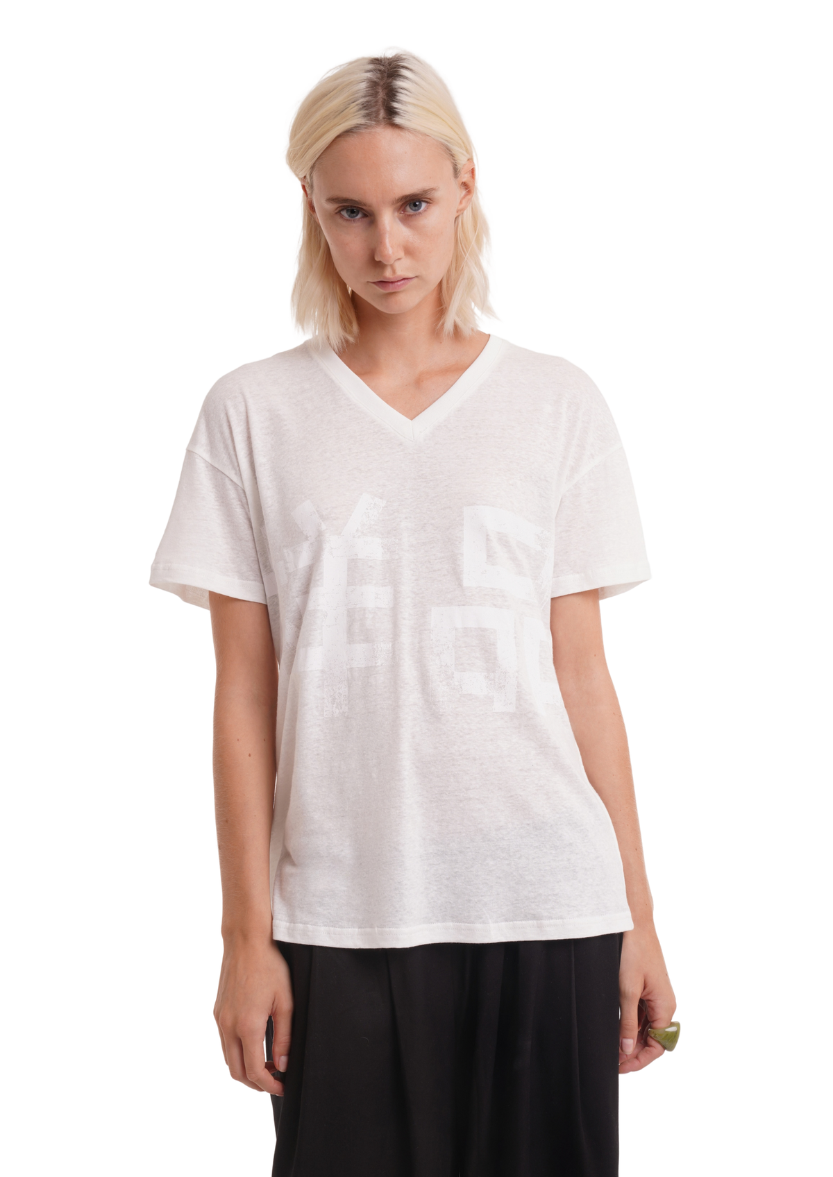 YÀNGPǏN T-SHIRT IN WHITE