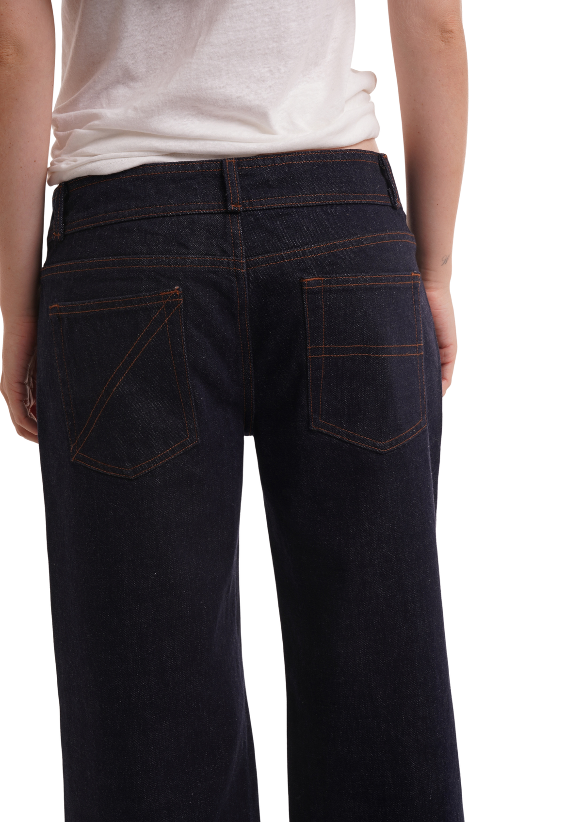 LOW WAIST RELAXED LEG JEANS IN INDIGO