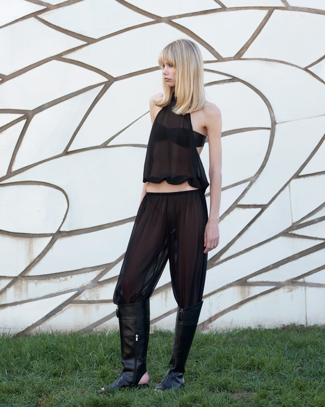 MIDNIGHT TOP IN BLACK