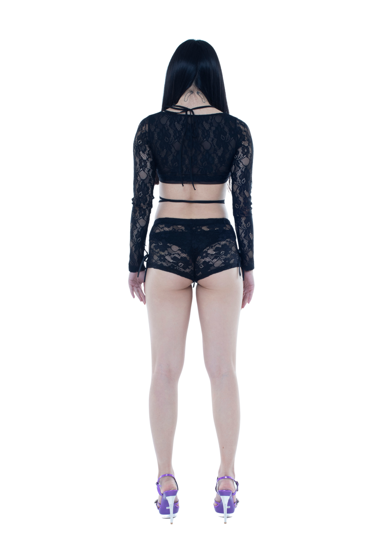 LACE CROP TOP IN BLACK